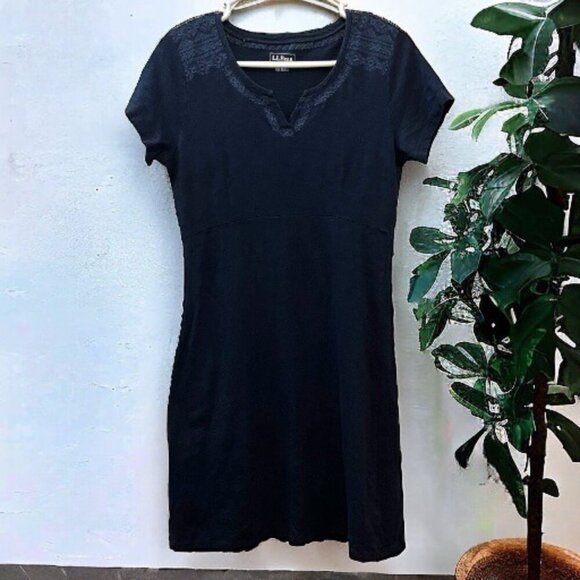 LL Bean Navy Blue Embroidered Short Sleeve Shift Dress Size XS - Picture 2 of 9